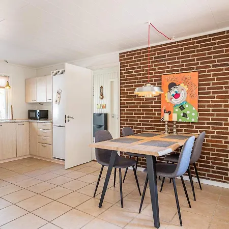 Holiday home Lxxxv *